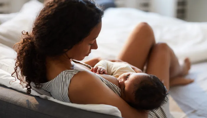 Commonsense Midwifery - Mother breastfeeding